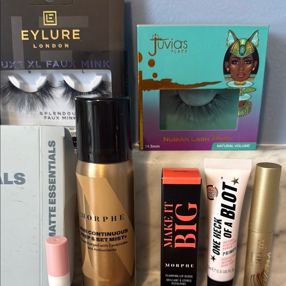 Make-up bundle - Picture 2 of 5